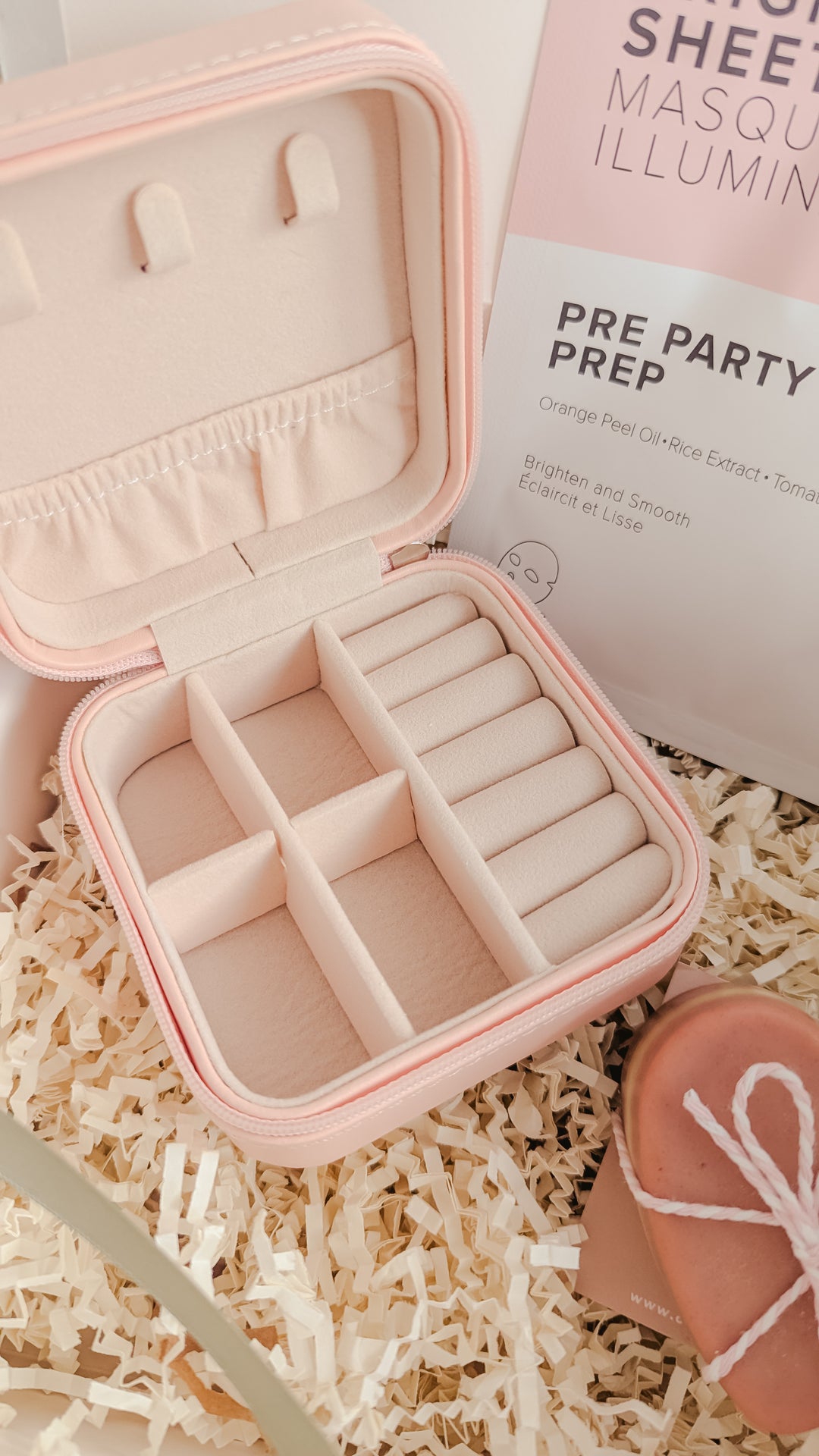 The Timeless Pearl Valentine's Day Gift Box