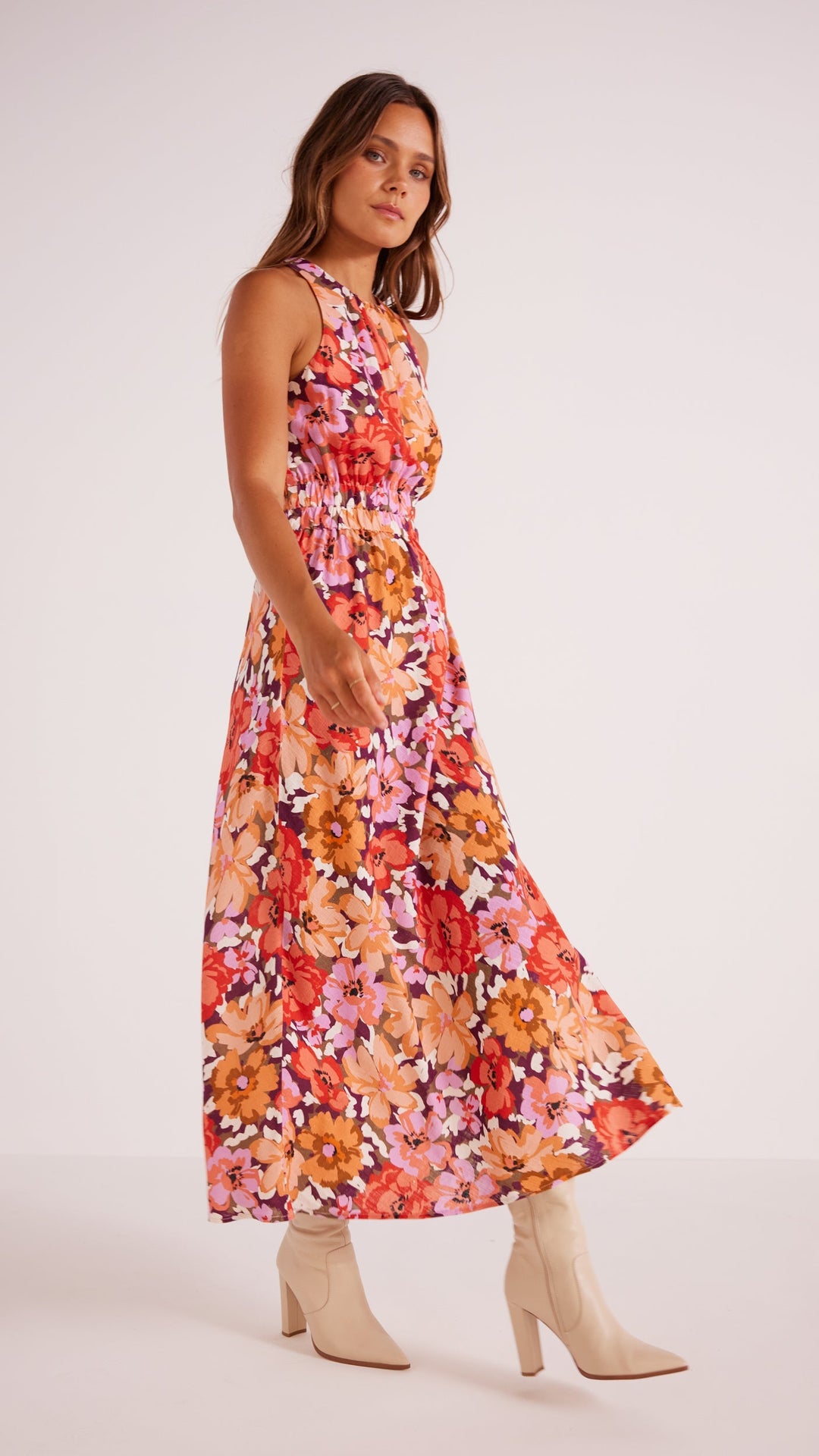 zanita cut-out midi dress by minkpink in floral print. Sleeveless. Fall23. JOlie folie boutique.