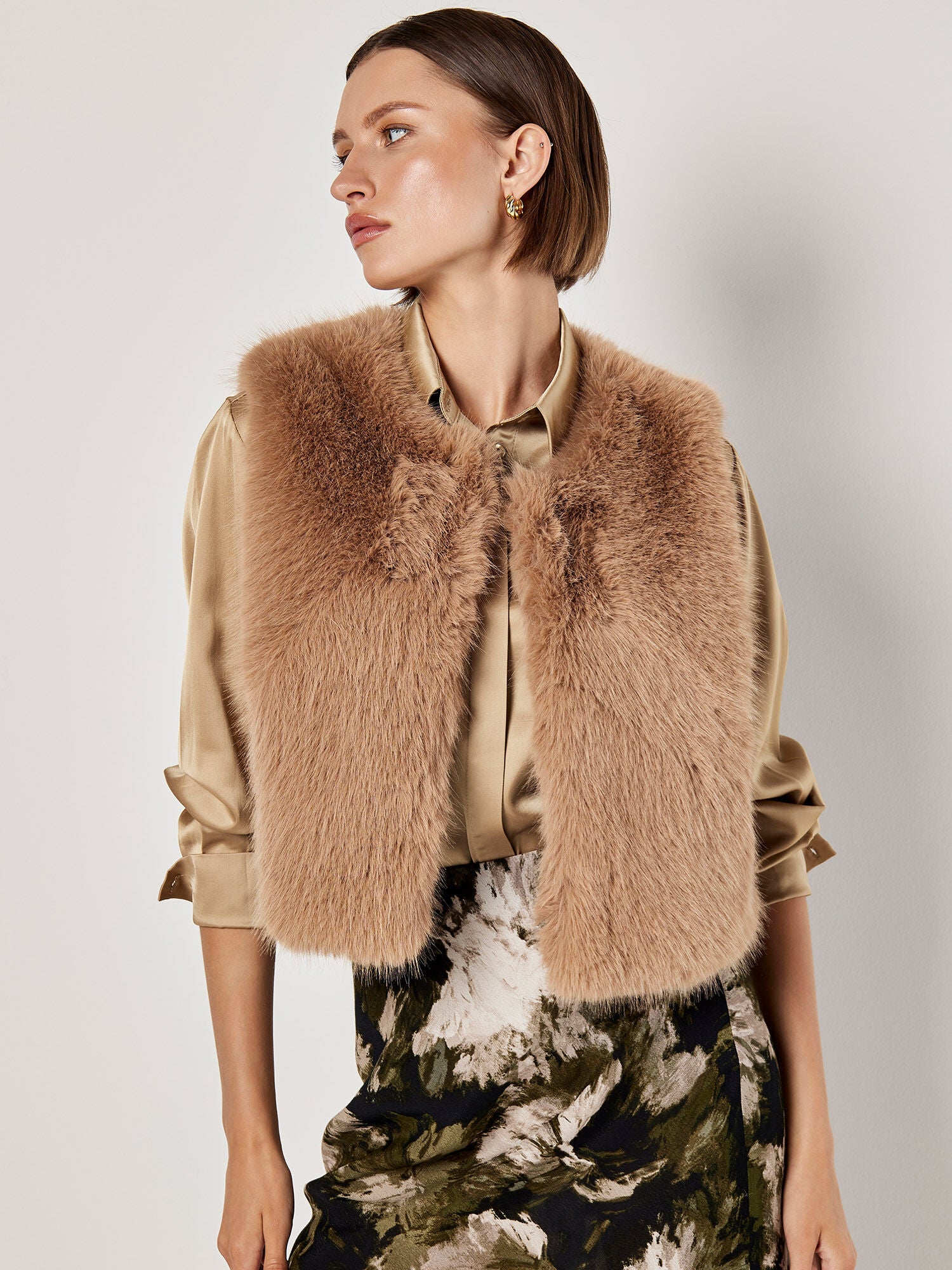 Cropped faux fur vest best sale