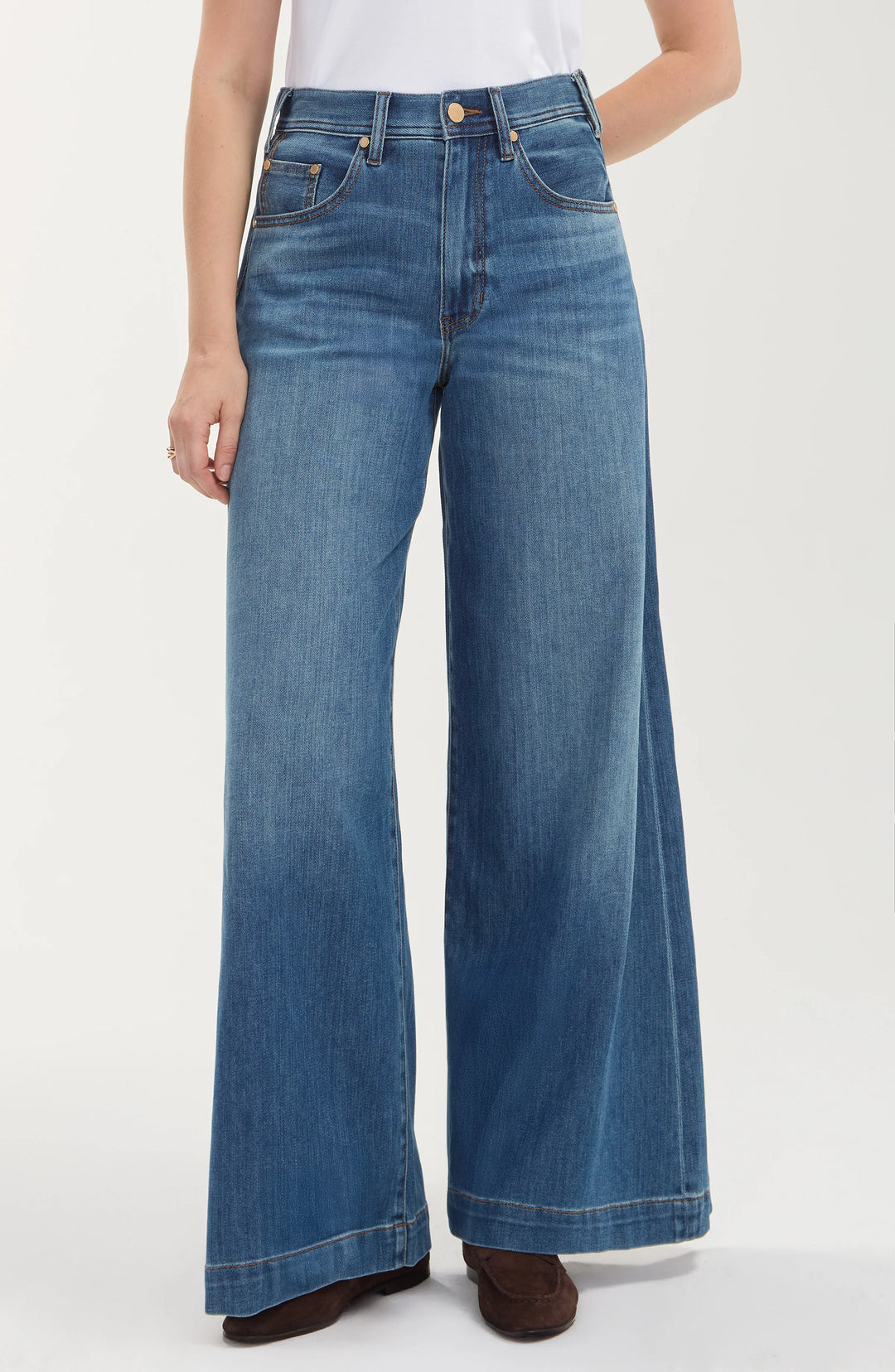 Kit Relaxed High-Rise Wide Leg Jean | Liverpool