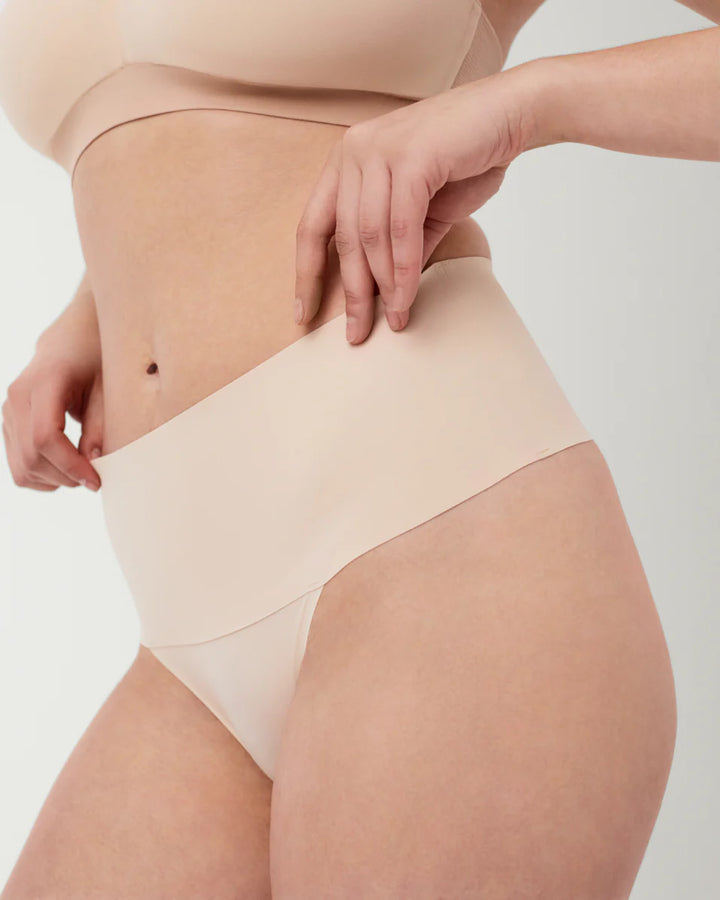 Undie-tectable® Smoothing Thong | Spanx