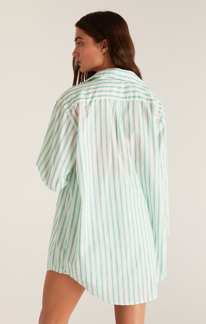 poolside stripe shirt in green juice colour by z supply. Jolie Folie Boutique. Summer23
