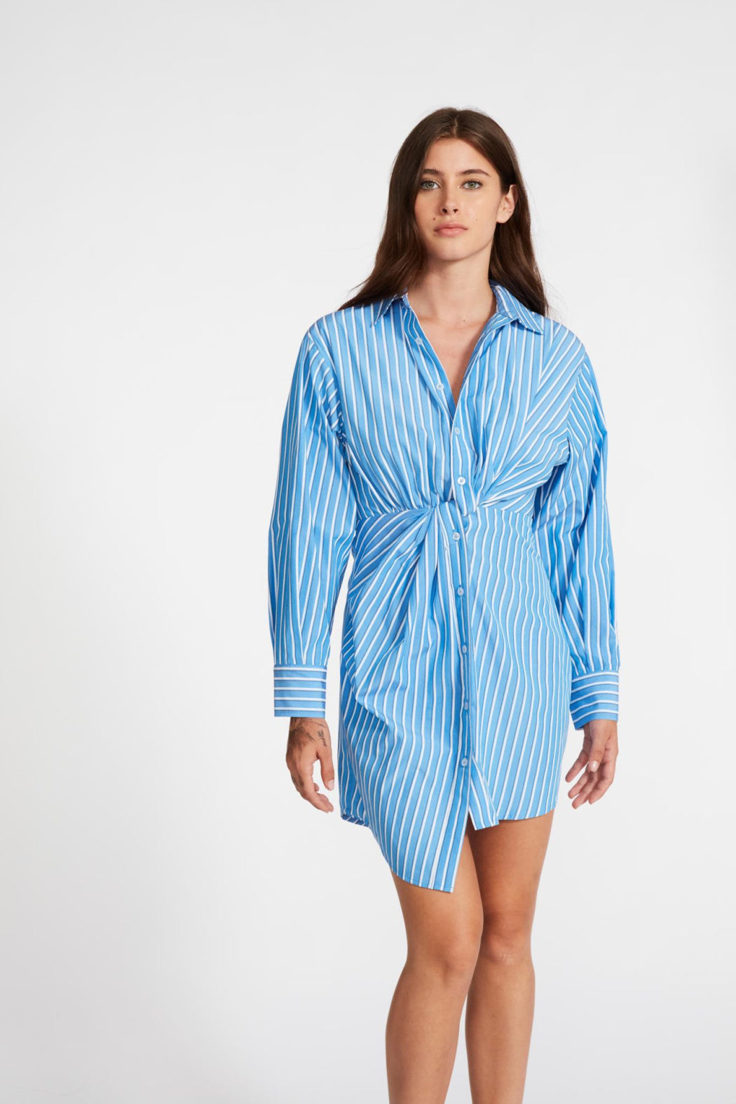 Robe chemise à manches longues torsadée sur le devant à rayures Nadia - Bleu | BB Dakota par Steve Madden - Liquidation