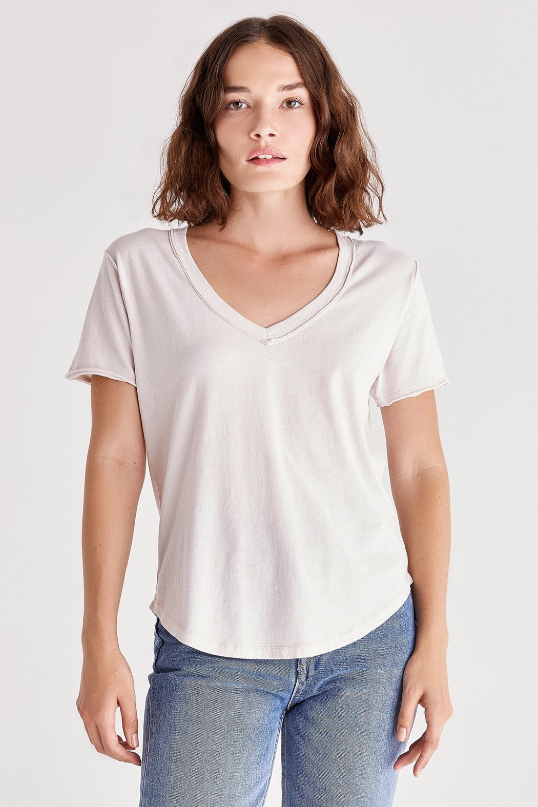 T-shirt à col en V en coton biologique - Pierre ponce | Z Supply - Liquidation