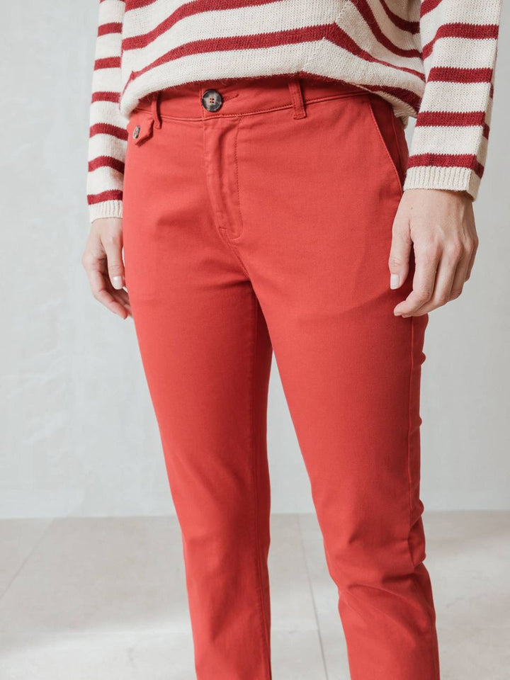 Chino Luca Pants - Rojo | Indi & Cold - Clearance